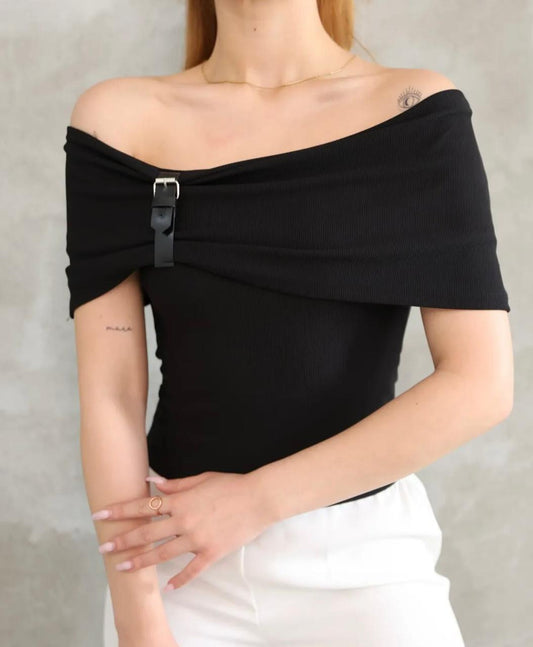 OFF-SHOULDER BASIC