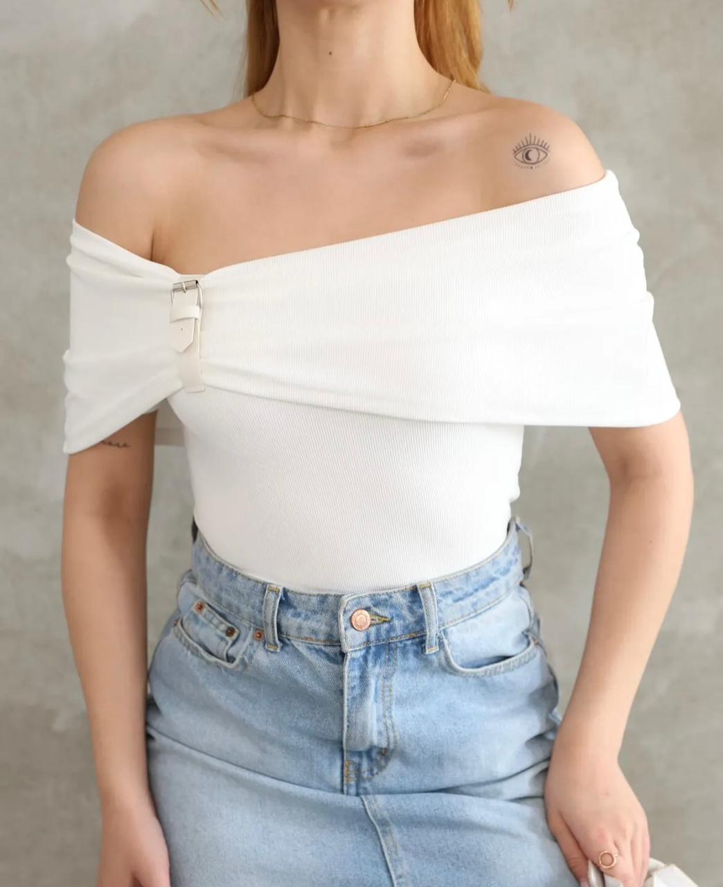 OFF-SHOULDER BASIC