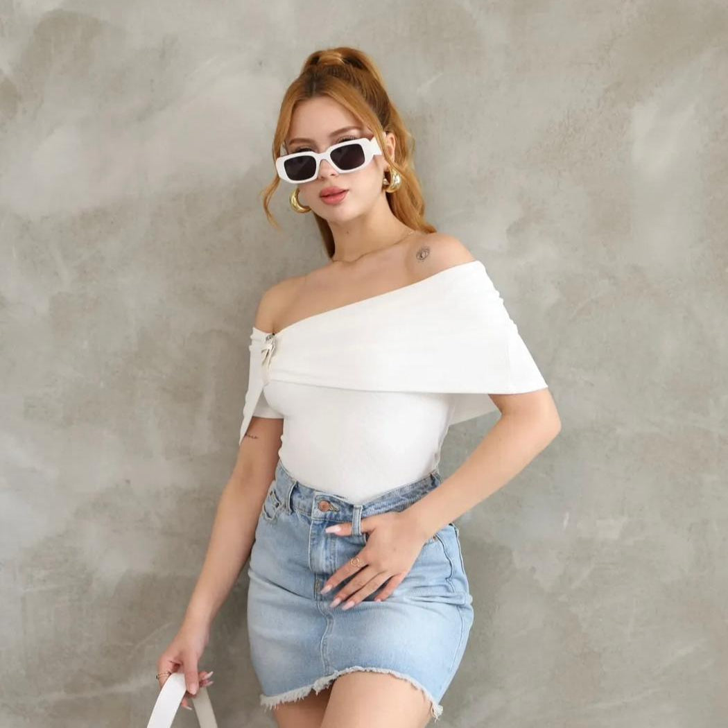 OFF-SHOULDER BASIC