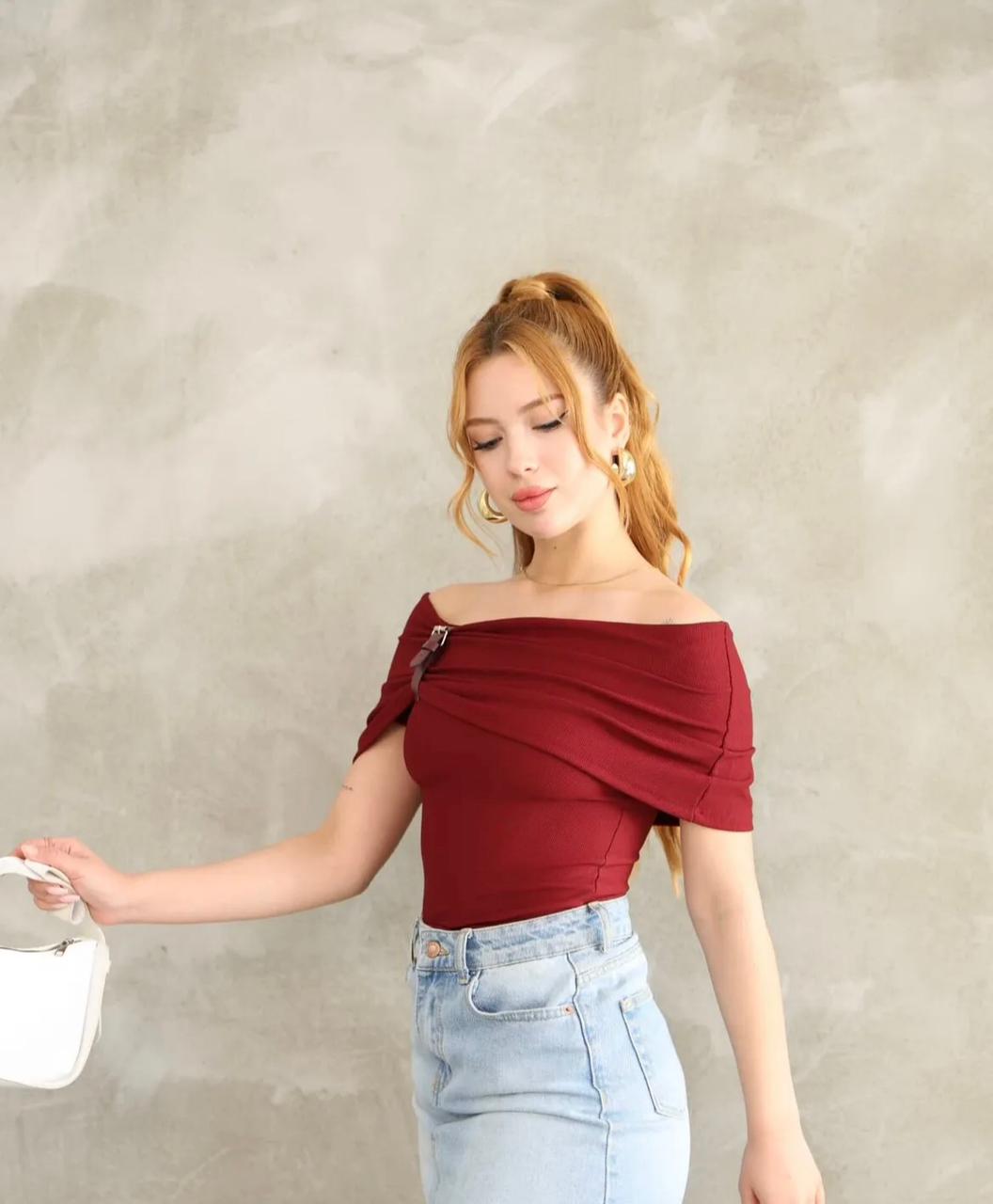 OFF-SHOULDER BASIC