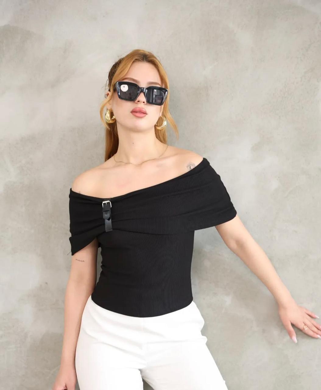OFF-SHOULDER BASIC