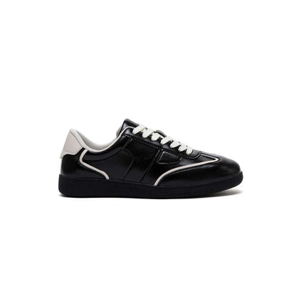 SPORT SHOES