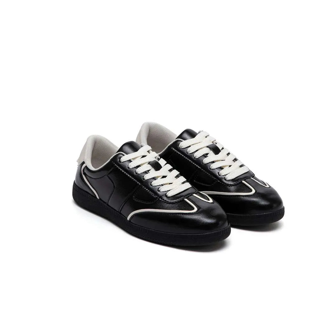 SPORT SHOES