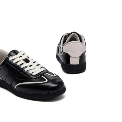 SPORT SHOES