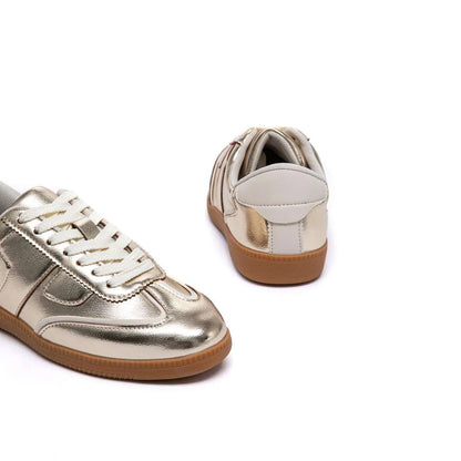 SPORT SHOES