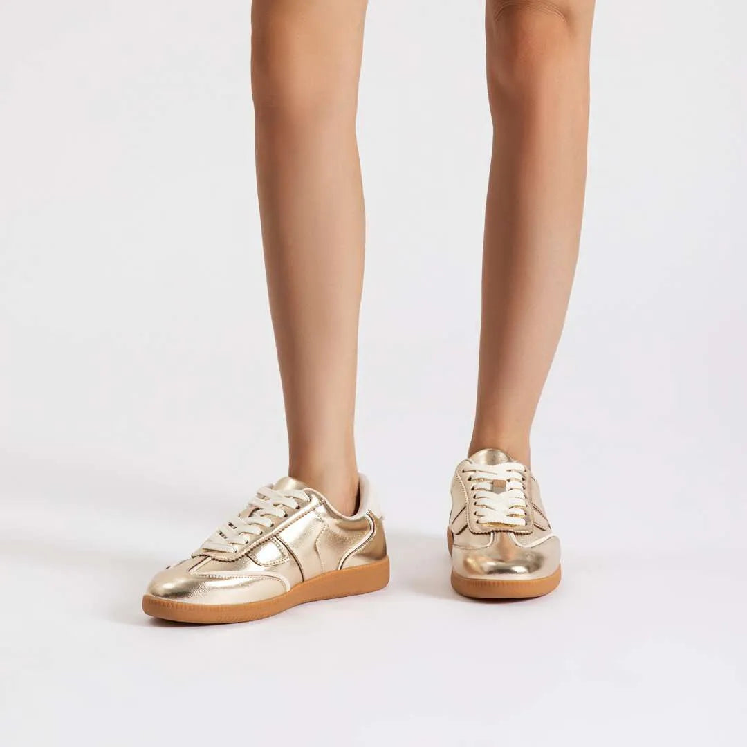 SPORT SHOES