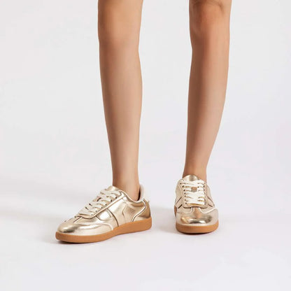 SPORT SHOES