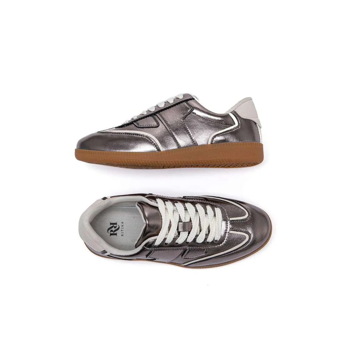 SPORT SHOES