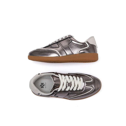 SPORT SHOES