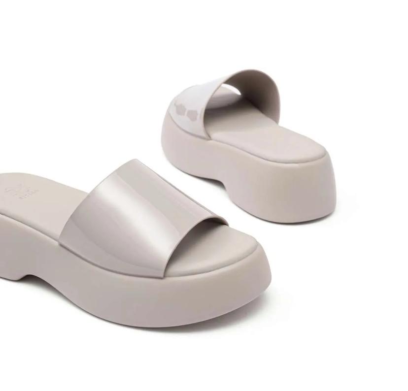 SANDAL