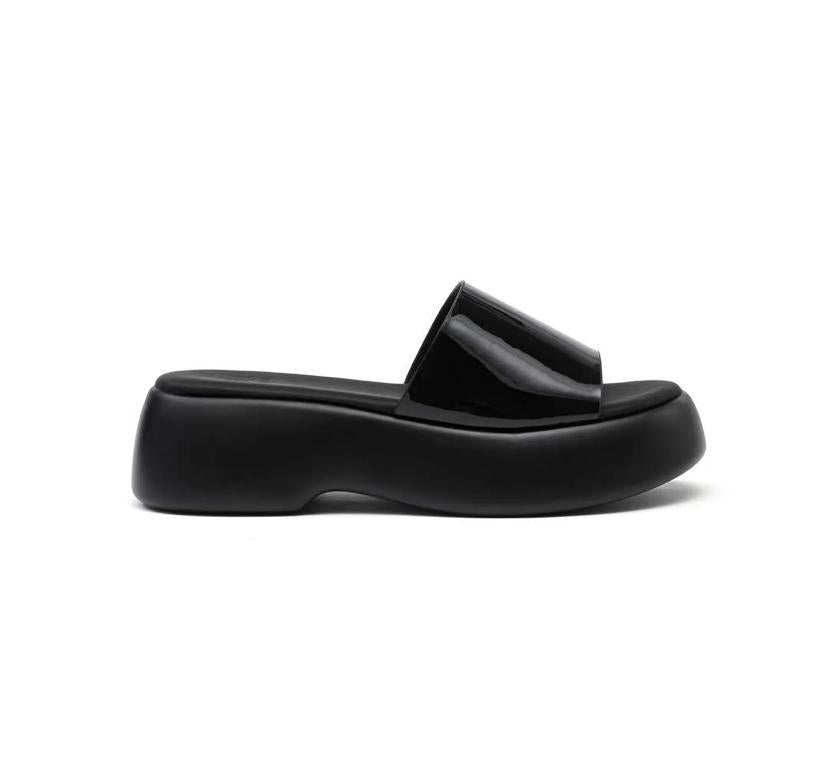 SANDAL