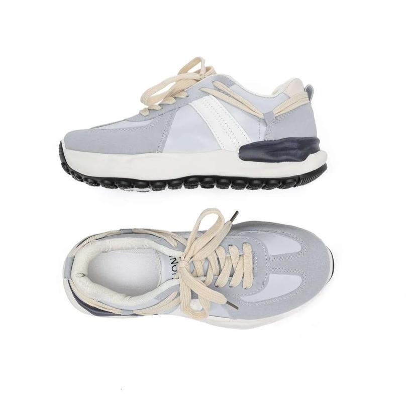 SPORT SHOES
