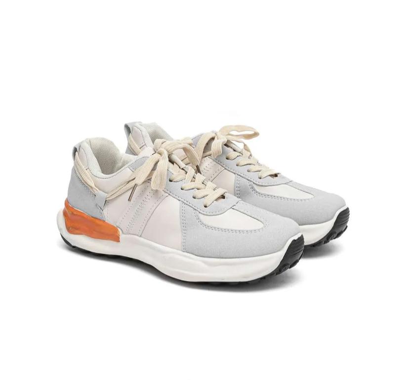 SPORT SHOES