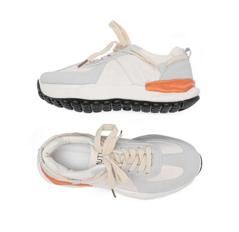 SPORT SHOES