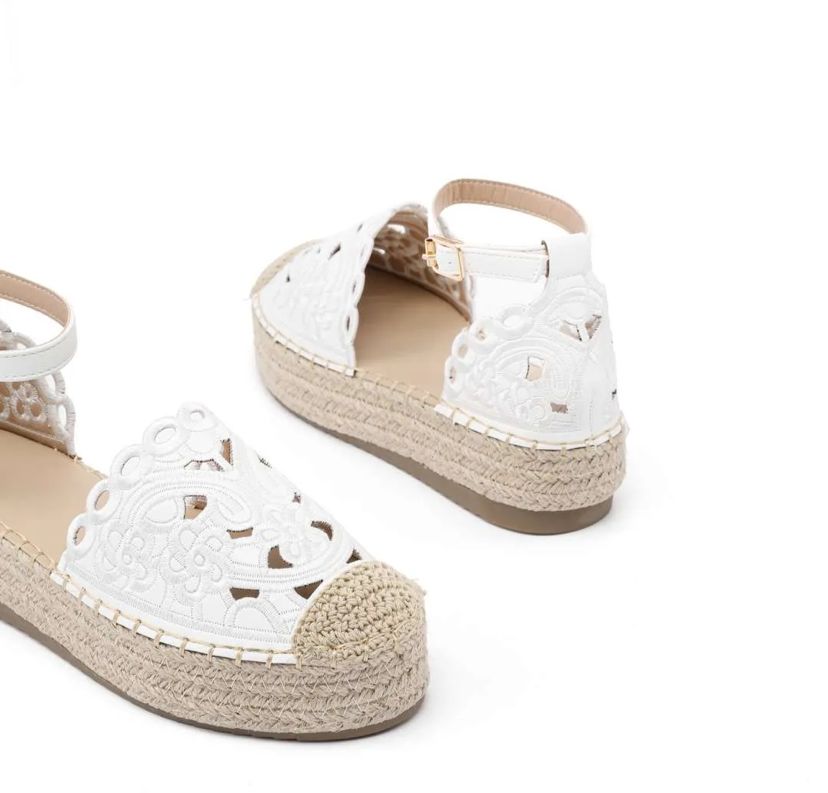 SANDAL