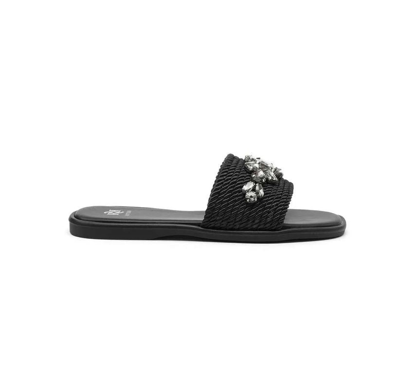 SANDAL