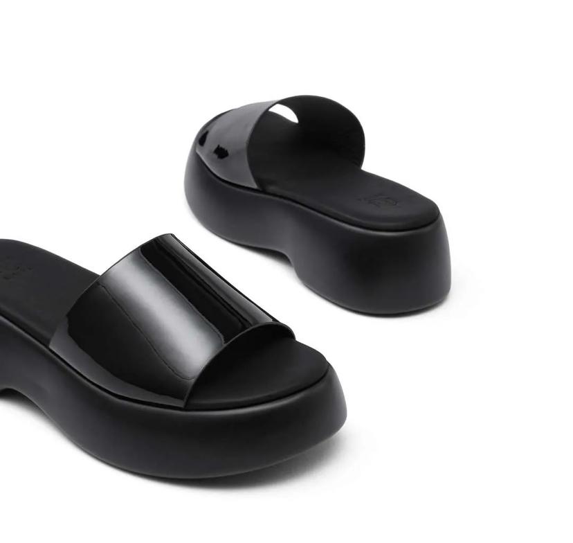 SANDAL