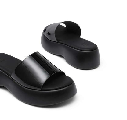 SANDAL