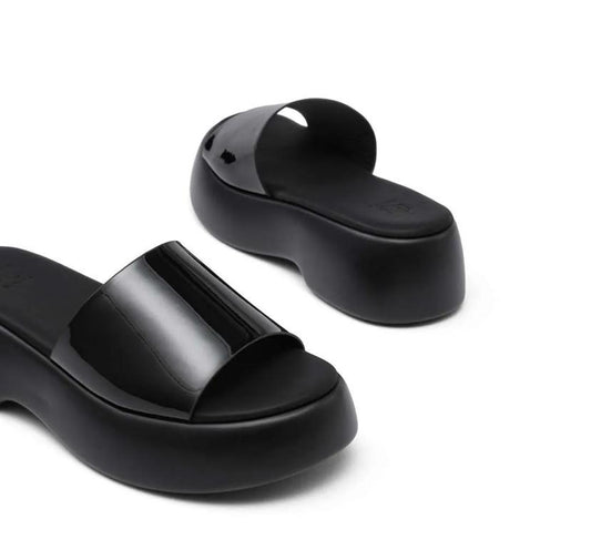 SANDAL