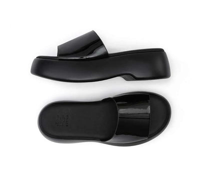 SANDAL